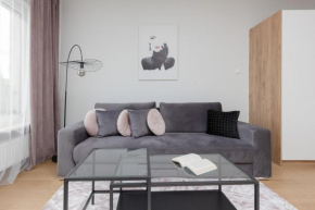 Metro Kondratowicza Warsaw Apartment with Parking by Noclegi Renters